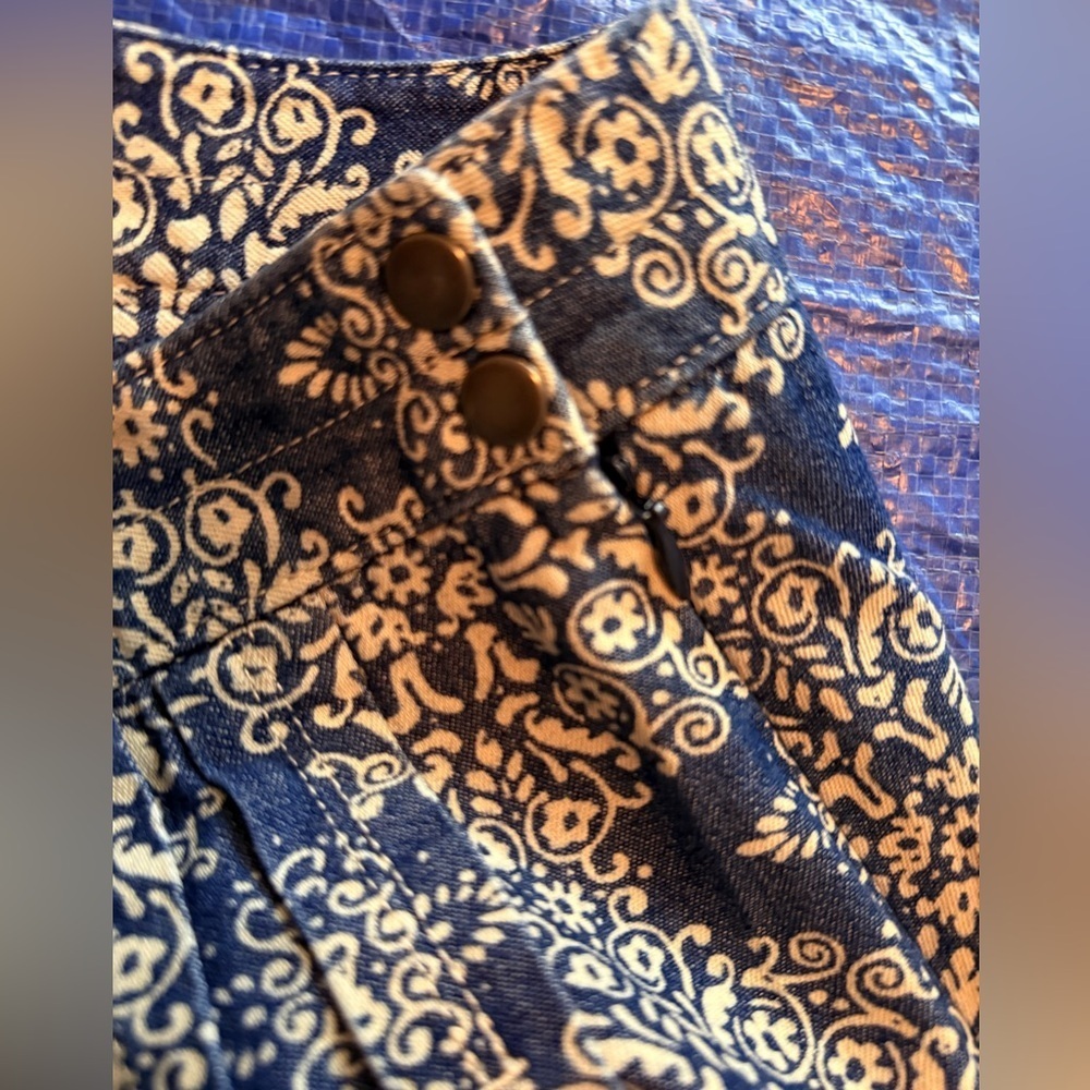 LOFT Navy and Cream A-Line Skirt - Picture 6 of 12
